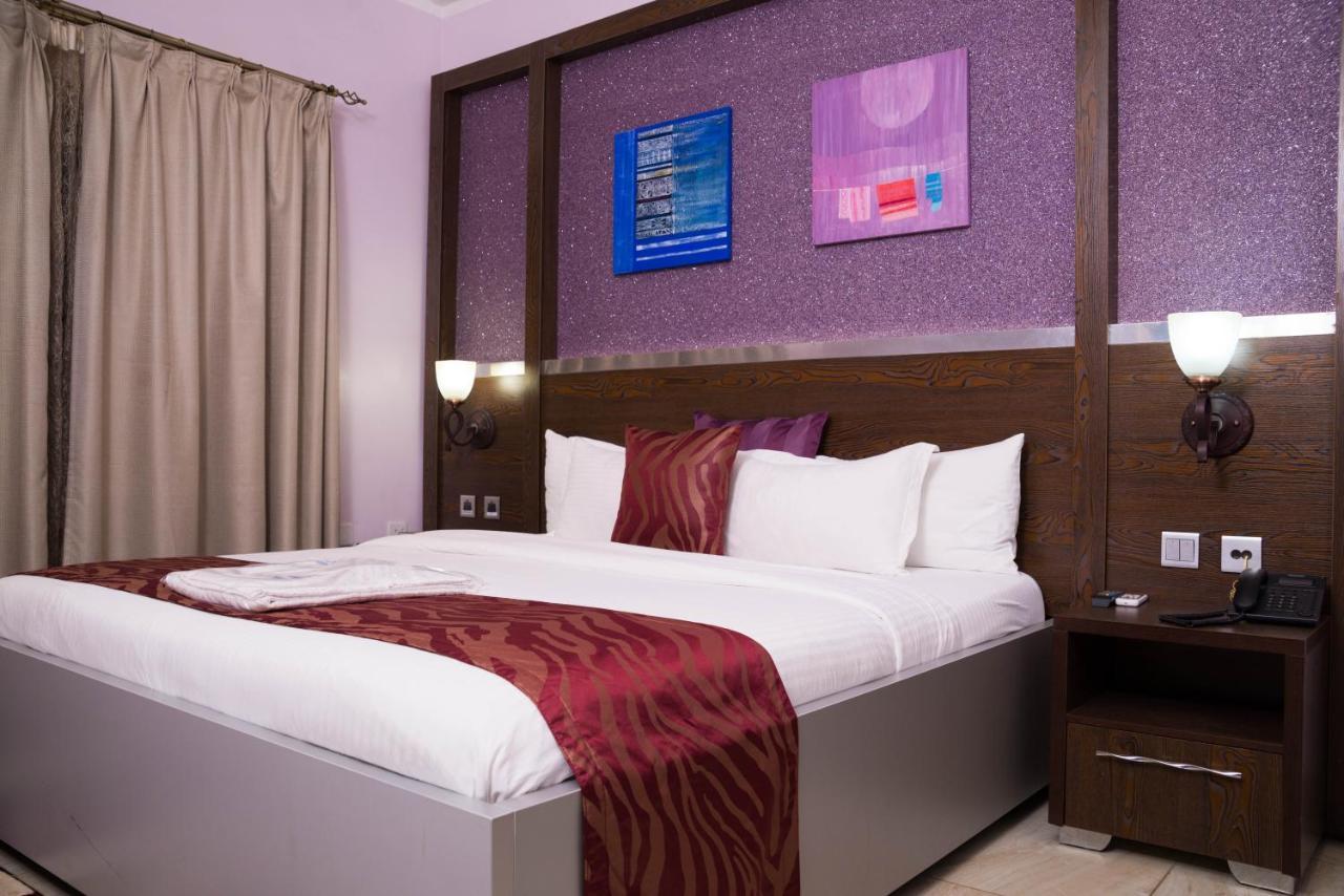 Whitefield Hotels Limited Илорин Екстериор снимка