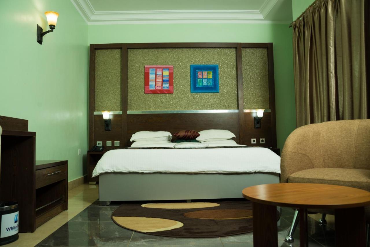 Whitefield Hotels Limited Илорин Екстериор снимка
